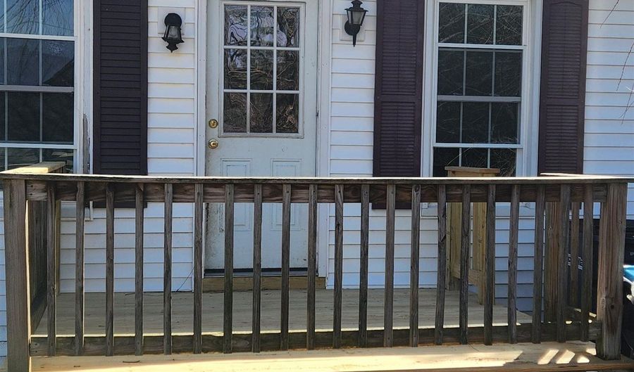 162 Main St, Belmont, NH 03220 - 5 Beds, 3 Bath