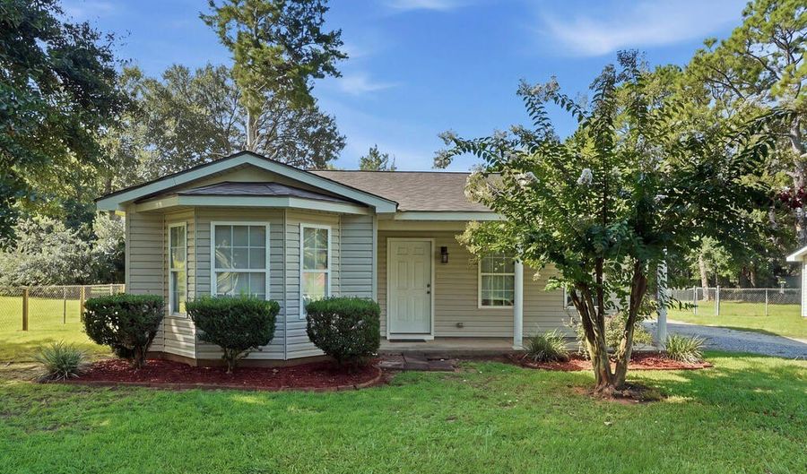 231 Dunaway Dr, Albany, GA 31721 - 6 Beds, 5 Bath