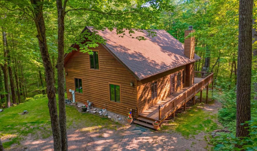 1850 BUCK Ct, Arbor Vitae, WI 54568 - 4 Beds, 2 Bath
