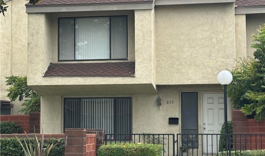 835 W Orangewood, Anaheim, CA 92802 - 3 Beds, 3 Bath
