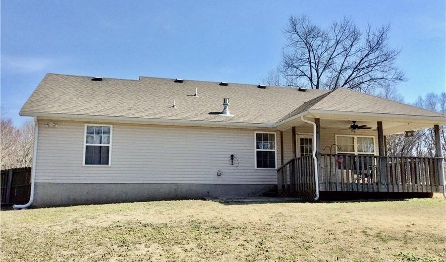 15 Pennine Ln, Bella Vista, AR 72714 - 3 Beds, 2 Bath