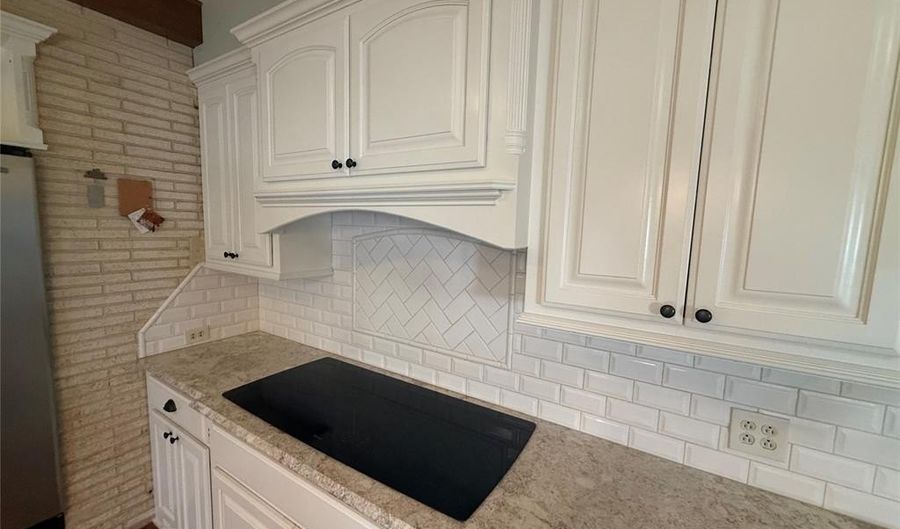 905 SW 8th St, Anadarko, OK 73005 - 2 Beds, 3 Bath