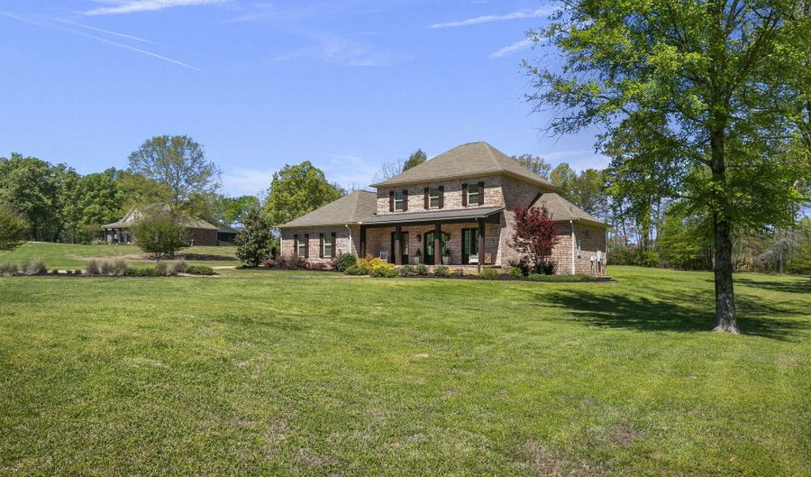 108 Old Stage Coach Ln, Canton, MS 39046 - 4 Beds, 5 Bath