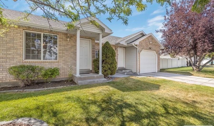 1340 Tiebreaker Dr, Ammon, ID 83406 - 2 Beds, 2 Bath
