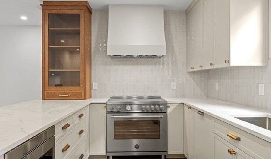 29 Dartmouth St #29, Arlington, MA 02474 - 4 Beds, 3 Bath