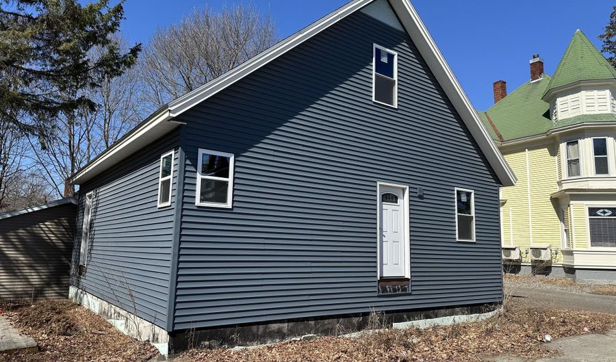 24 Prentiss St, Bangor, ME 04401 - 2 Beds, 1 Bath