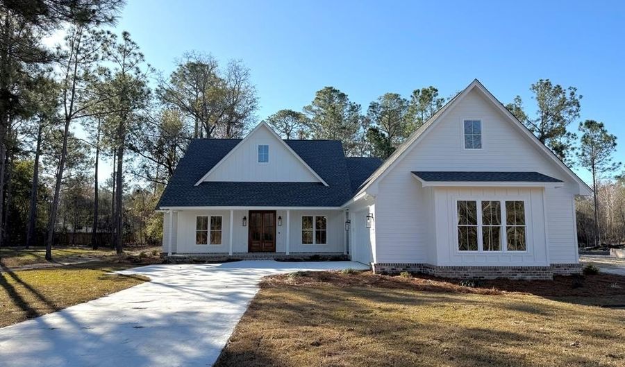 2302 Thomas St, Adel, GA 31620 - 4 Beds, 3 Bath