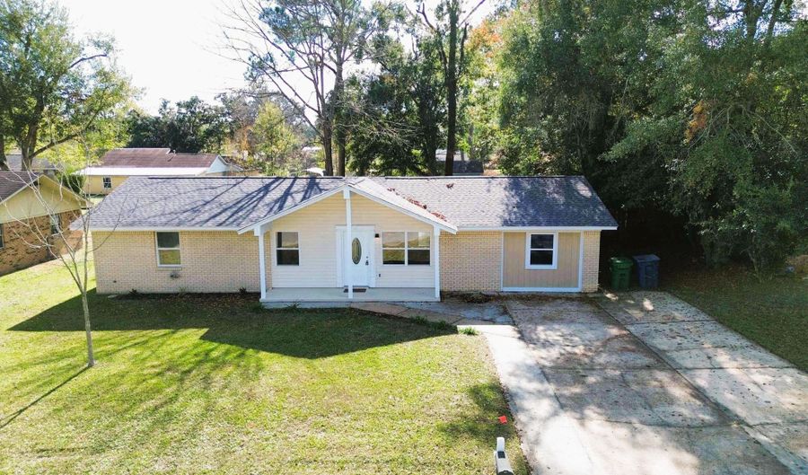 16301 Trenton Dr, Biloxi, MS 39532 - 4 Beds, 2 Bath