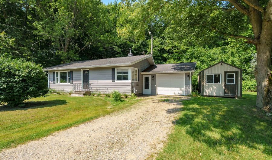 1264 M-40 St S, Allegan, MI 49010 - 2 Beds, 1 Bath