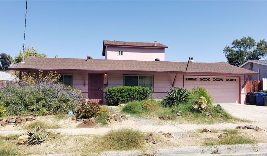 1043 Osage Dr, Spring Valley, CA 91977 - 3 Beds, 3 Bath