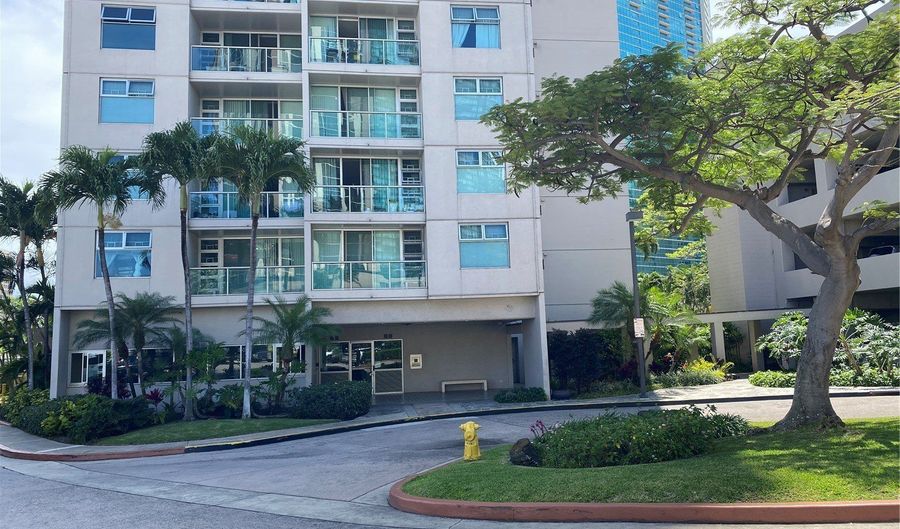 1133 Waimanu St 2001, Honolulu, HI 96814 - 2 Beds, 1 Bath
