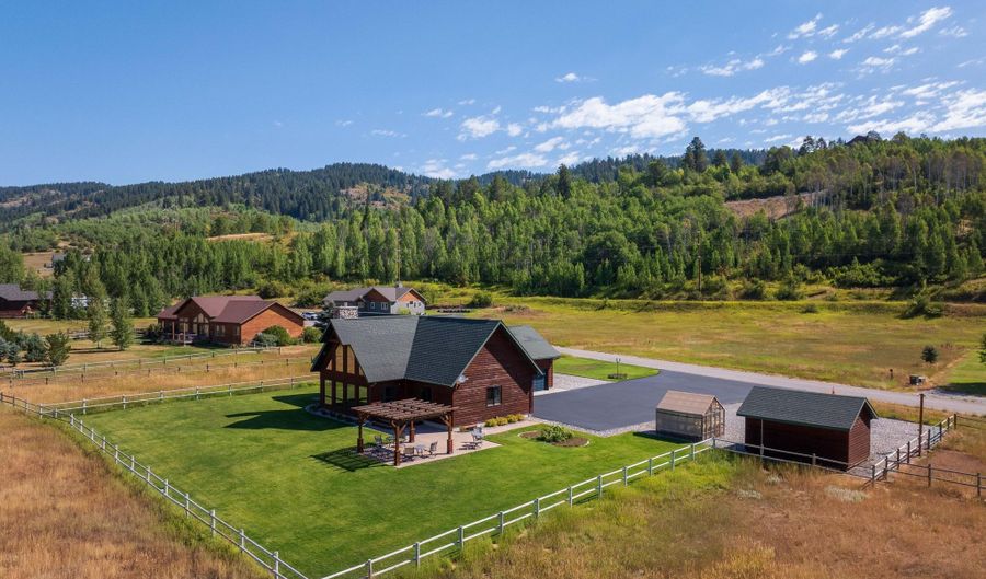 575 BUFFALO Dr, Alpine, WY 83128 - 4 Beds, 2 Bath
