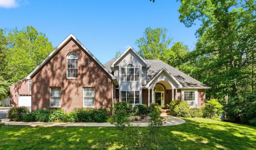 4145 RUNNING QUAIL Trl, Amissville, VA 20106 - 3 Beds, 4 Bath