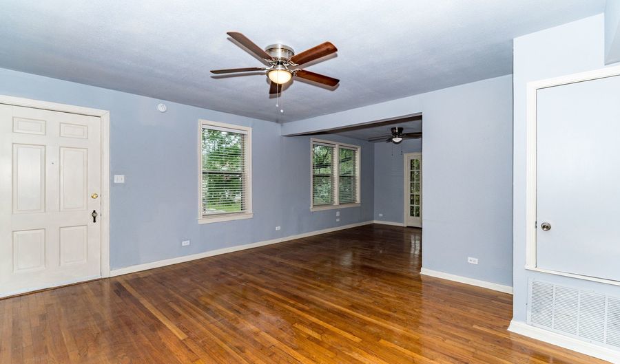 254 CLOVERLEAF AVE 2, Alamo Heights, TX 78209 - 2 Beds, 1 Bath