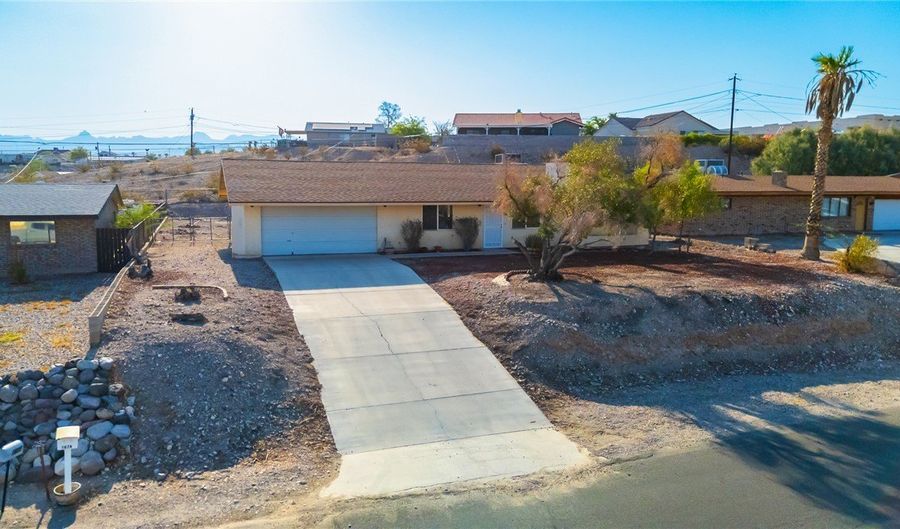 1674 Quartz Cir, Bullhead City, AZ 86442 - 3 Beds, 2 Bath