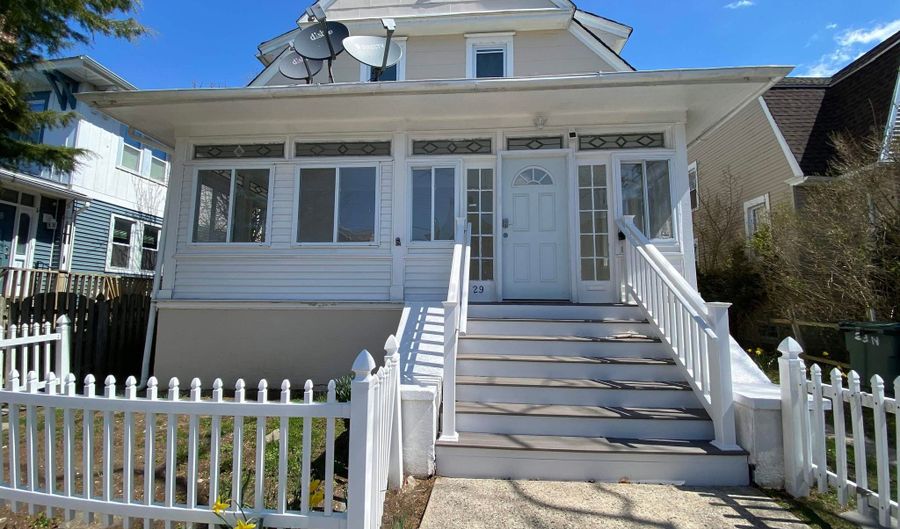 29 N Bartram Ave, Atlantic City, NJ 08401 - 4 Beds, 3 Bath