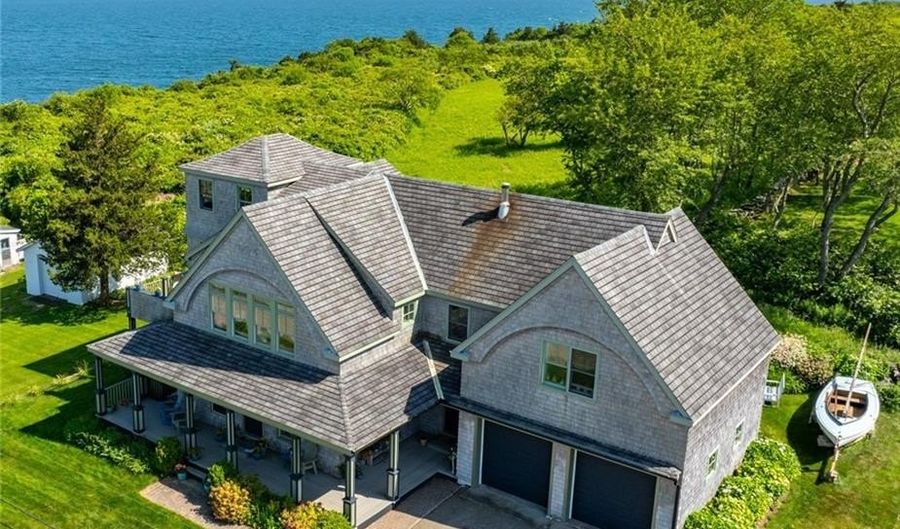 7 Clarkes Village Rd, Jamestown, RI 02835 - 3 Beds, 3 Bath