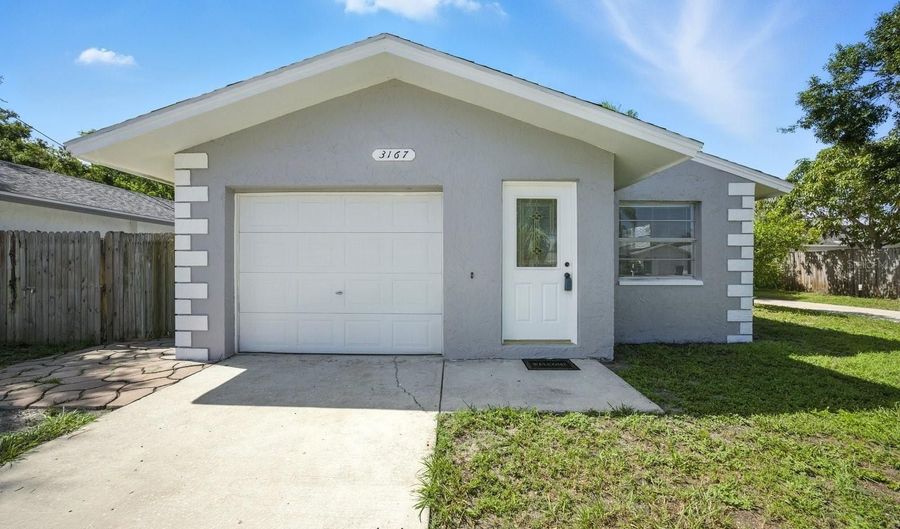 3165 DOWNING St 3167, Clearwater, FL 33759 - 2 Beds, 1 Bath