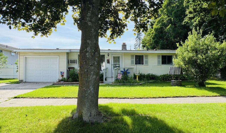 326 N Addison St, Alpena, MI 49707 - 3 Beds, 1 Bath