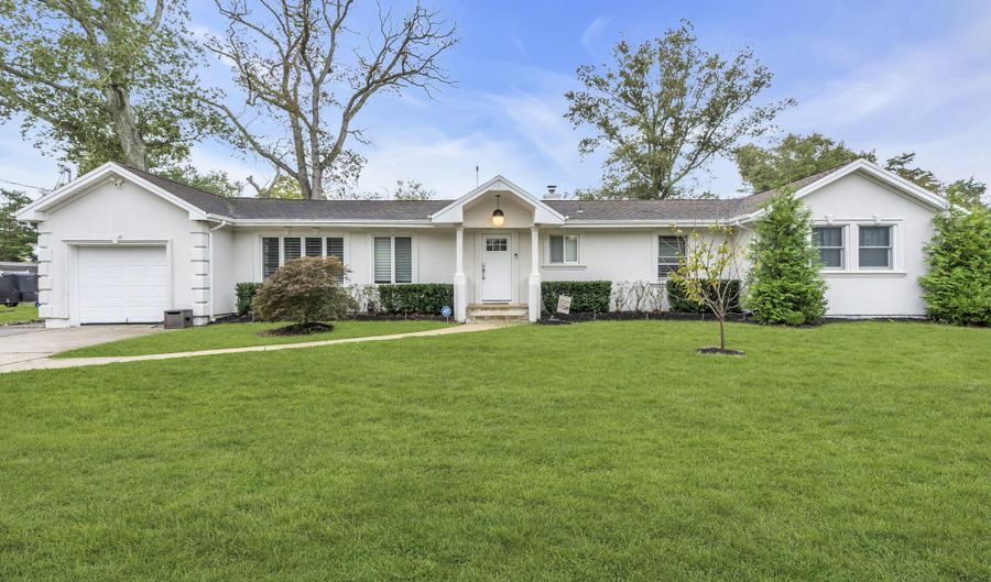 40 Morris Blvd, Bayville, NJ 08721 - 4 Beds, 2 Bath
