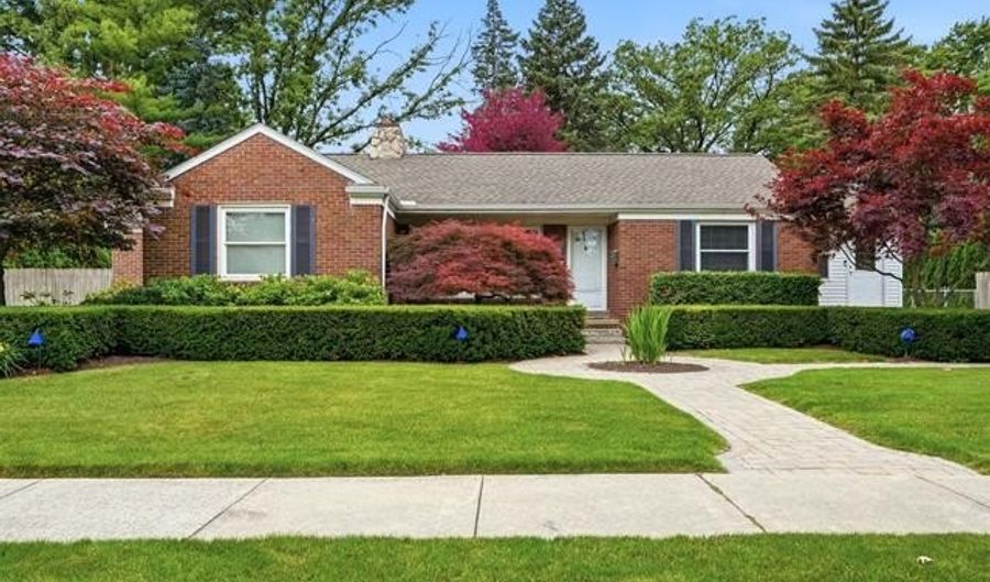6354 Shenandoah Ave, Allen Park, MI 48101 - 3 Beds, 3 Bath