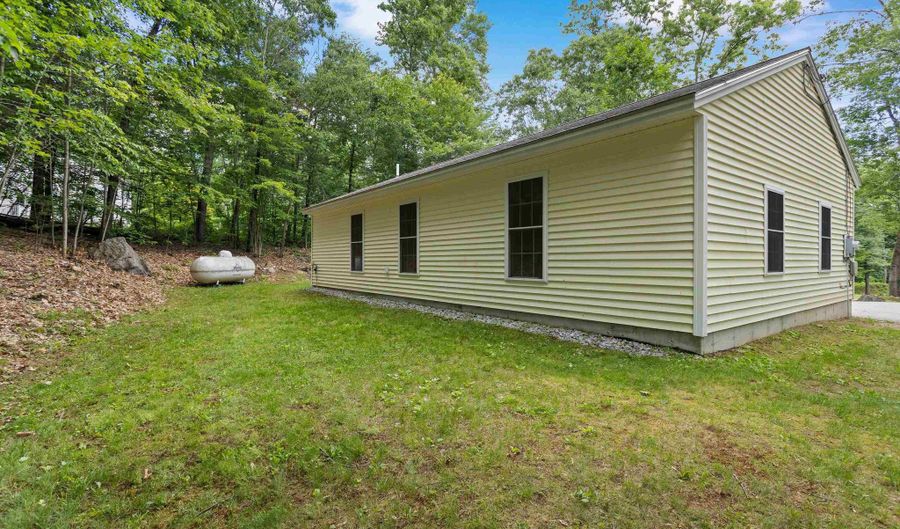 7 Lew Alice Dr, Boscawen, NH 03303 - 2 Beds, 1 Bath