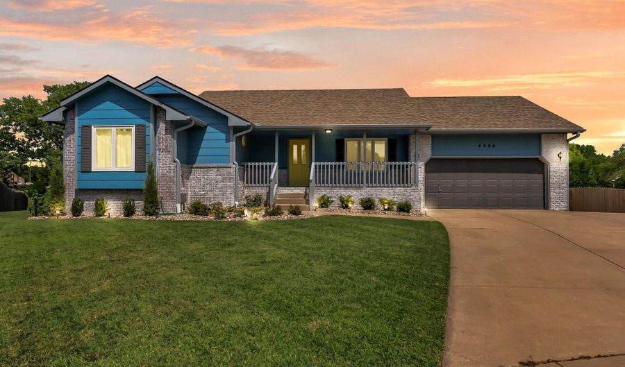 4566 Westlake Ct, Bel Aire, KS 67220 - 4 Beds, 3 Bath