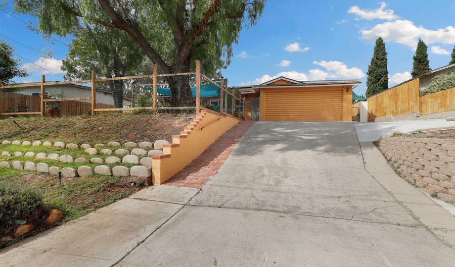 632 Maria Ave, Spring Valley, CA 91977 - 4 Beds, 3 Bath
