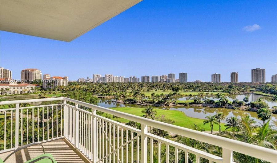 19501 W Country Club Dr 714, Aventura, FL 33180 - 2 Beds, 2 Bath