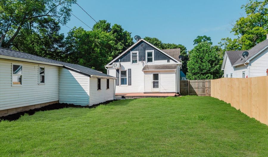 312 E Columbia St, Attica, IN 47918 - 3 Beds, 1 Bath