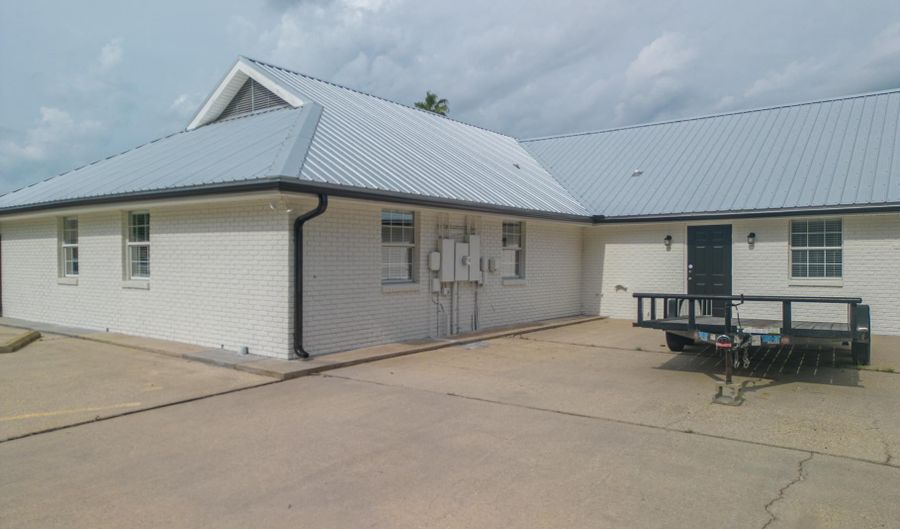 831 Highway 90, Bay St. Louis, MS 39520 - 0 Beds, 2 Bath
