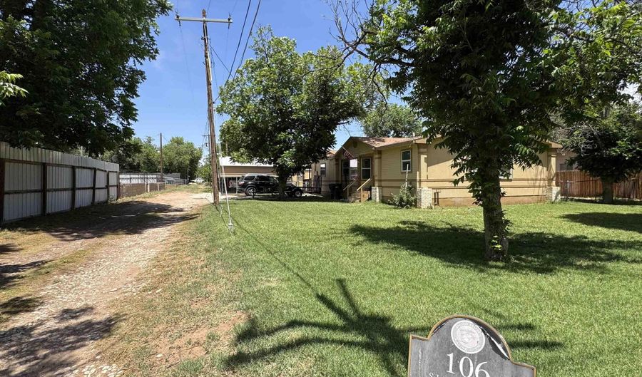 106 S La Huerta Cir, Carlsbad, NM 88220 - 3 Beds, 2 Bath