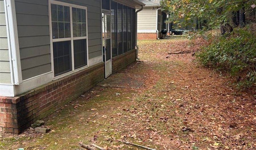 1585 Cedar Shoals Dr, Athens, GA 30605 - 4 Beds, 4 Bath