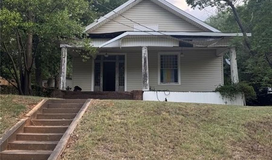 658 Topeka St, Shreveport, LA 71101 - 4 Beds, 2 Bath