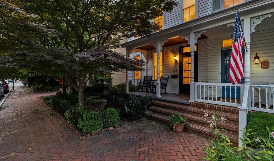 268 KING GEORGE St, Annapolis, MD 21401 - 4 Beds, 4 Bath