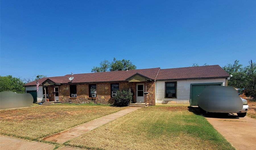 2034 N 14th St, Abilene, TX 79603 - 4 Beds, 2 Bath