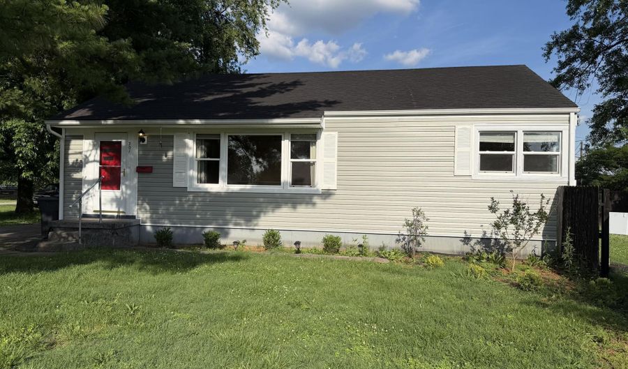 301 S Center St, Bardstown, KY 40004 - 3 Beds, 1 Bath