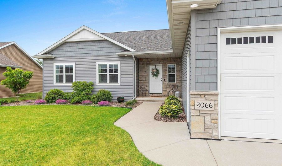 2066 W HERON Ln, Appleton, WI 54913 - 4 Beds, 4 Bath