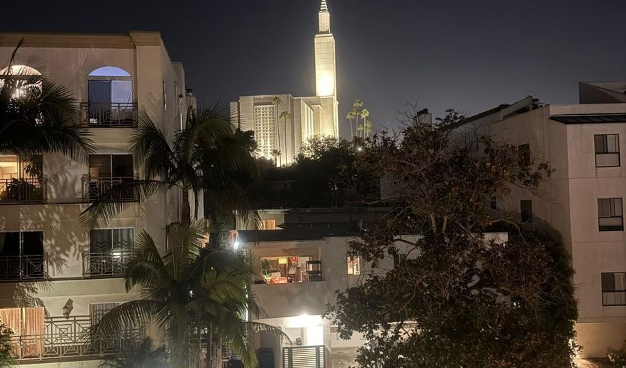 1733 Malcolm Ave 2, Los Angeles, CA 90024 - 2 Beds, 3 Bath