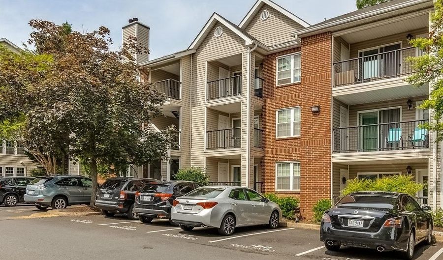 3305 WYNDHAM Cir 353, Alexandria, VA 22302 - 1 Beds, 1 Bath