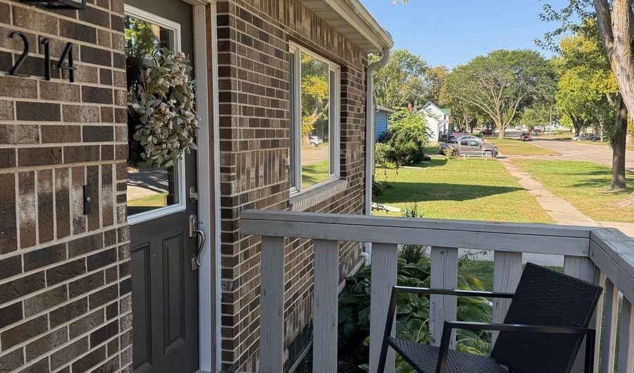 1214 E North St, Algona, IA 50511 - 2 Beds, 4 Bath