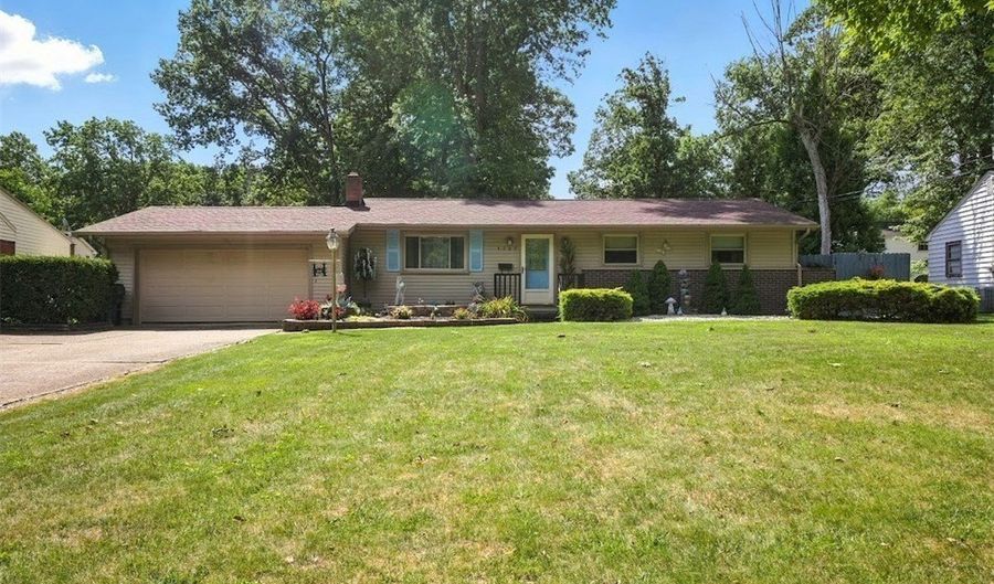 4289 Wedgewood Dr, Austintown, OH 44511 - 3 Beds, 2 Bath