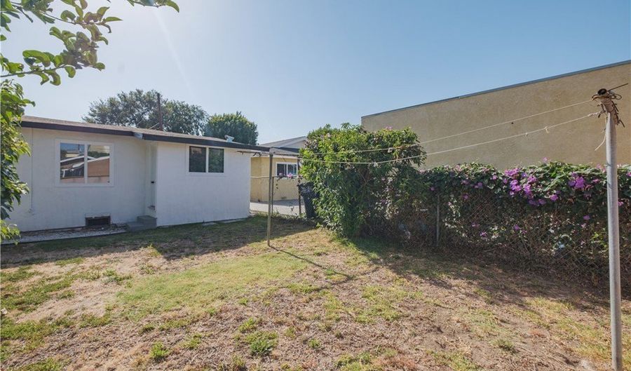 1008 S Herbert Ave, Los Angeles, CA 90023 - 4 Beds, 2 Bath