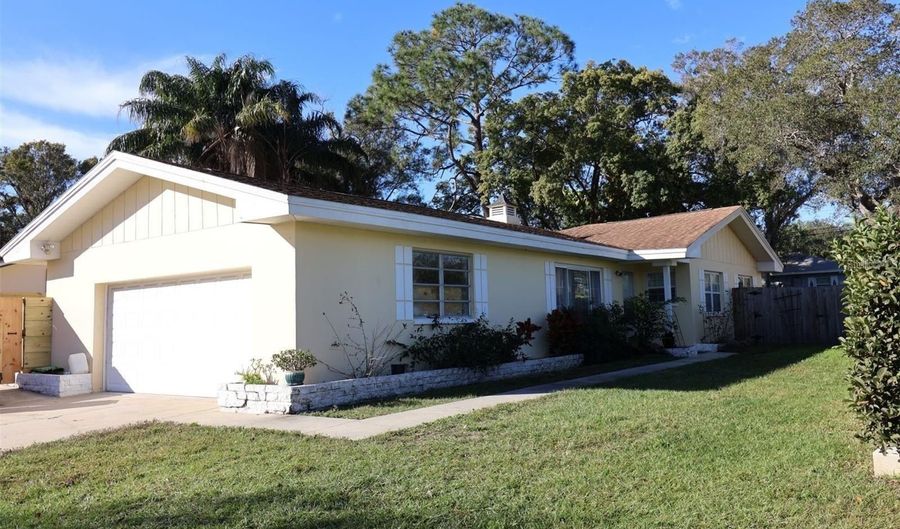 1602 S LADY MARY Dr, Clearwater, FL 33756 - 3 Beds, 3 Bath