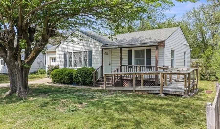 723 Maxwell St, Ardmore, OK 73401 - 2 Beds, 1 Bath