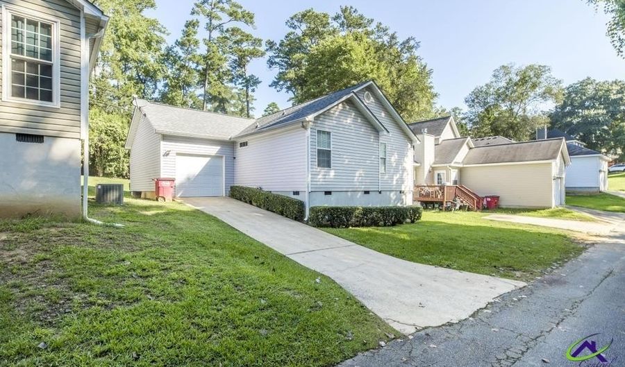 853 Parkview Dr, Macon, GA 31211 - 3 Beds, 2 Bath