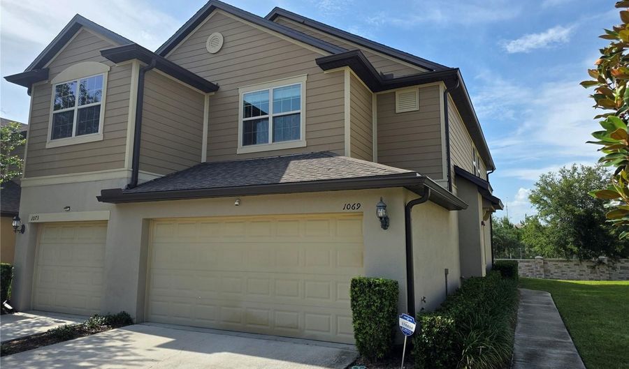 1069 PAVIA Dr, Apopka, FL 32703 - 3 Beds, 3 Bath