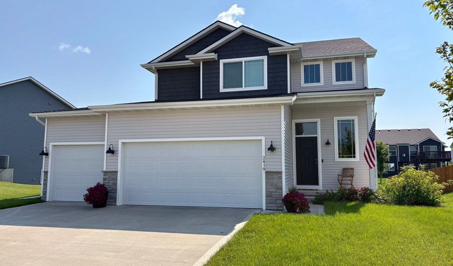 2419 NW Applewood St, Ankeny, IA 50023 - 3 Beds, 3 Bath