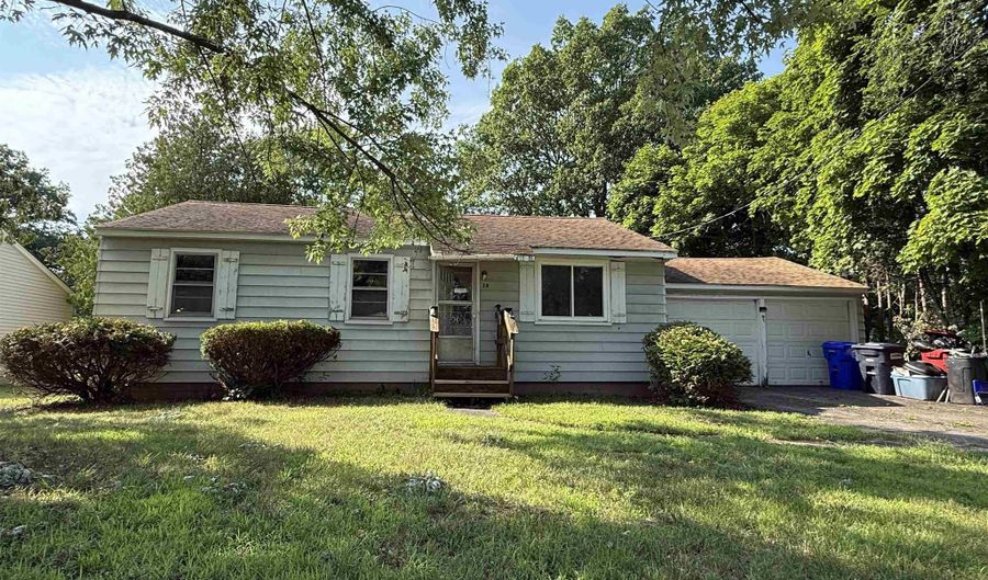 20 Tracy Dr, Burlington, VT 05408 - 3 Beds, 1 Bath