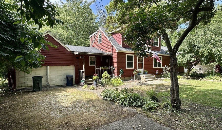 632 Oceola Dr, Algonquin, IL 60102 - 3 Beds, 2 Bath